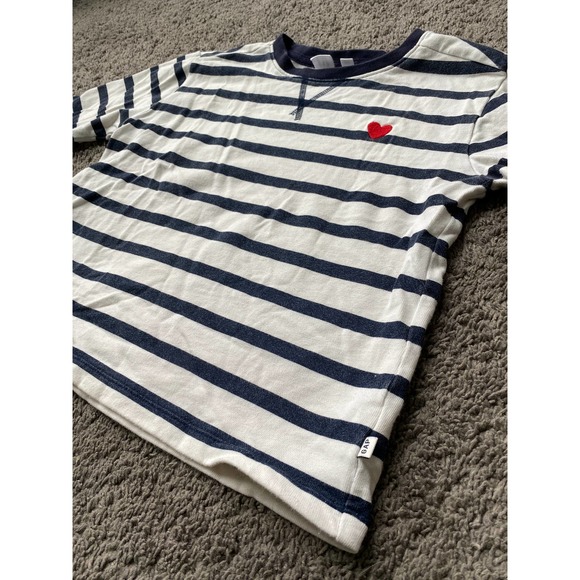 Girls GAP navy/white striped crewneck with heart, size M (8) - Picture 4 of 8